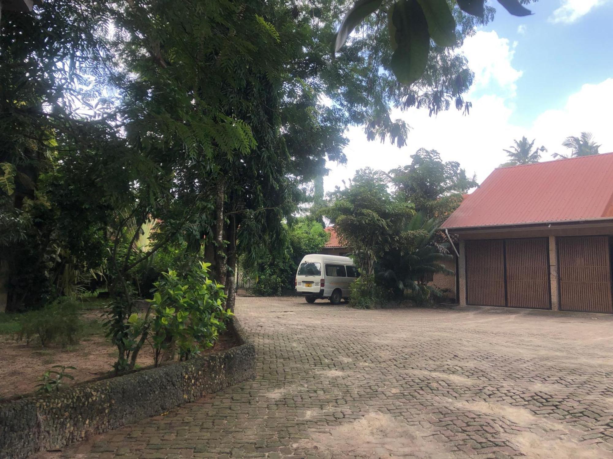 Tatys Homestay Dar es Salaam Eksteriør billede