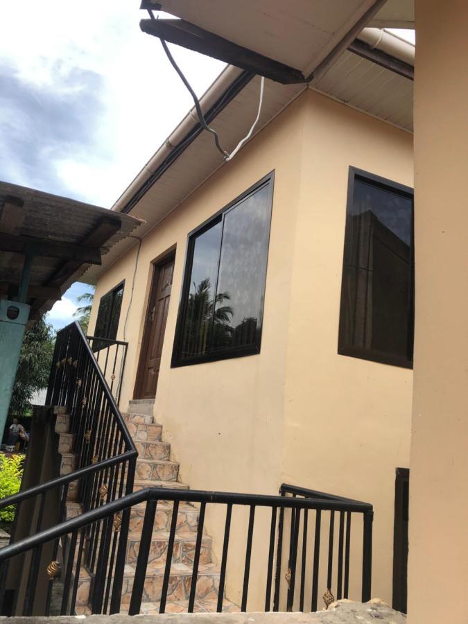 Tatys Homestay Dar es Salaam Eksteriør billede